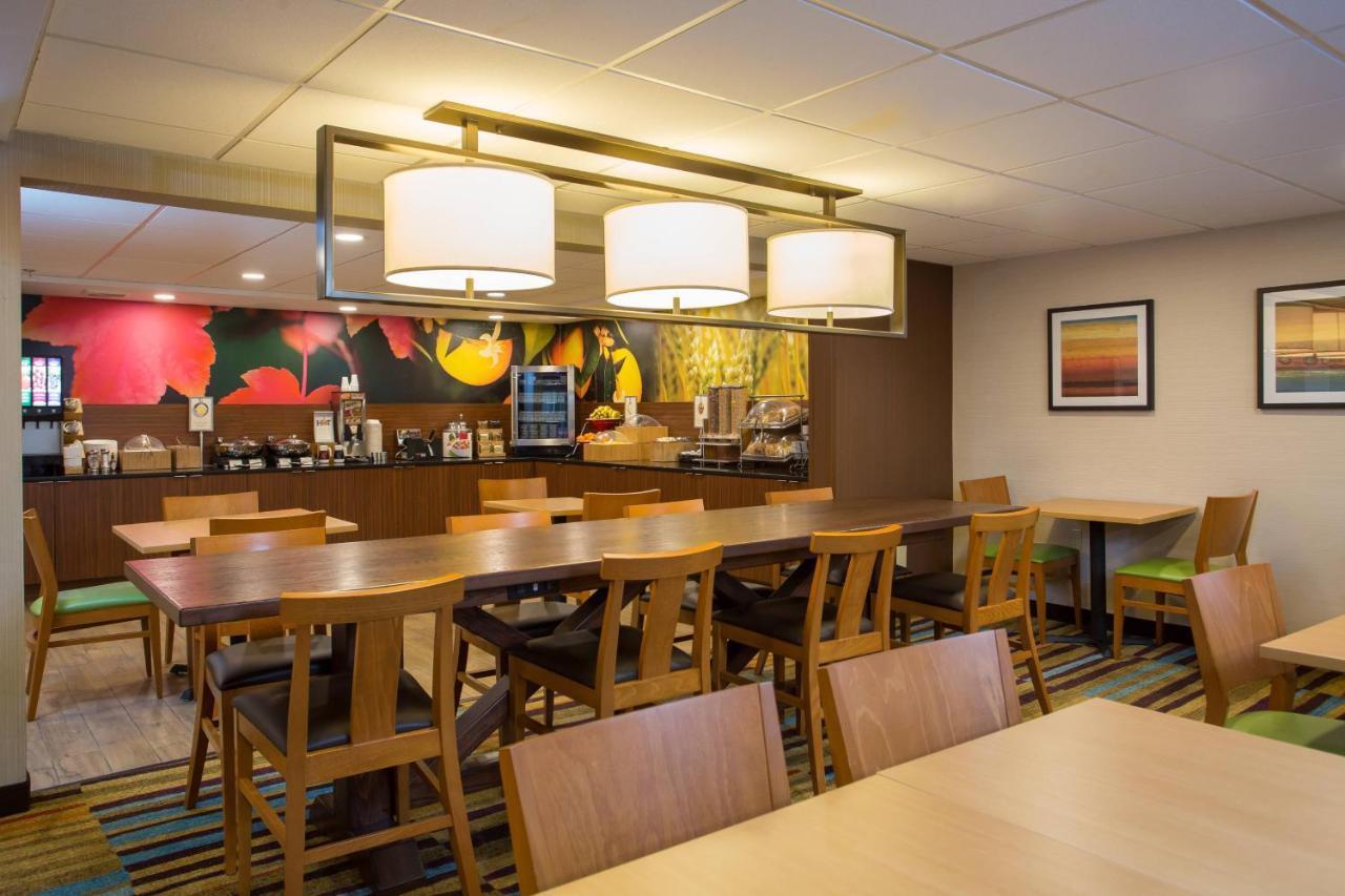 Fairfield Inn Boston Dedham Exterior photo